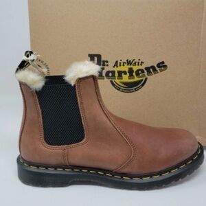 Dr Martens Women's 2976 Leonore Faux Fur-Lined Chelsea Boots Tan Leather